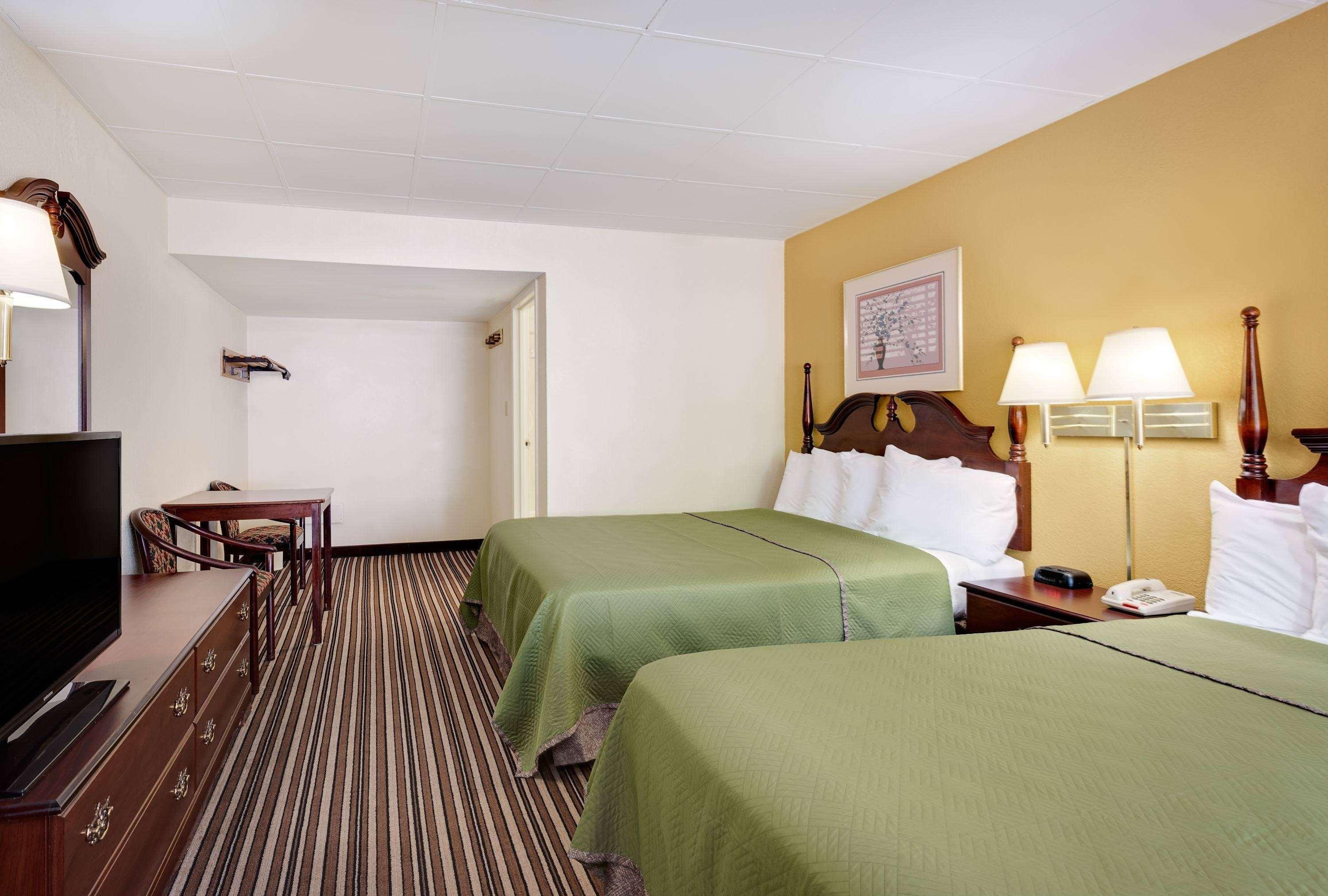 Travelodge By Wyndham צ'יימברסבורג מראה חיצוני תמונה