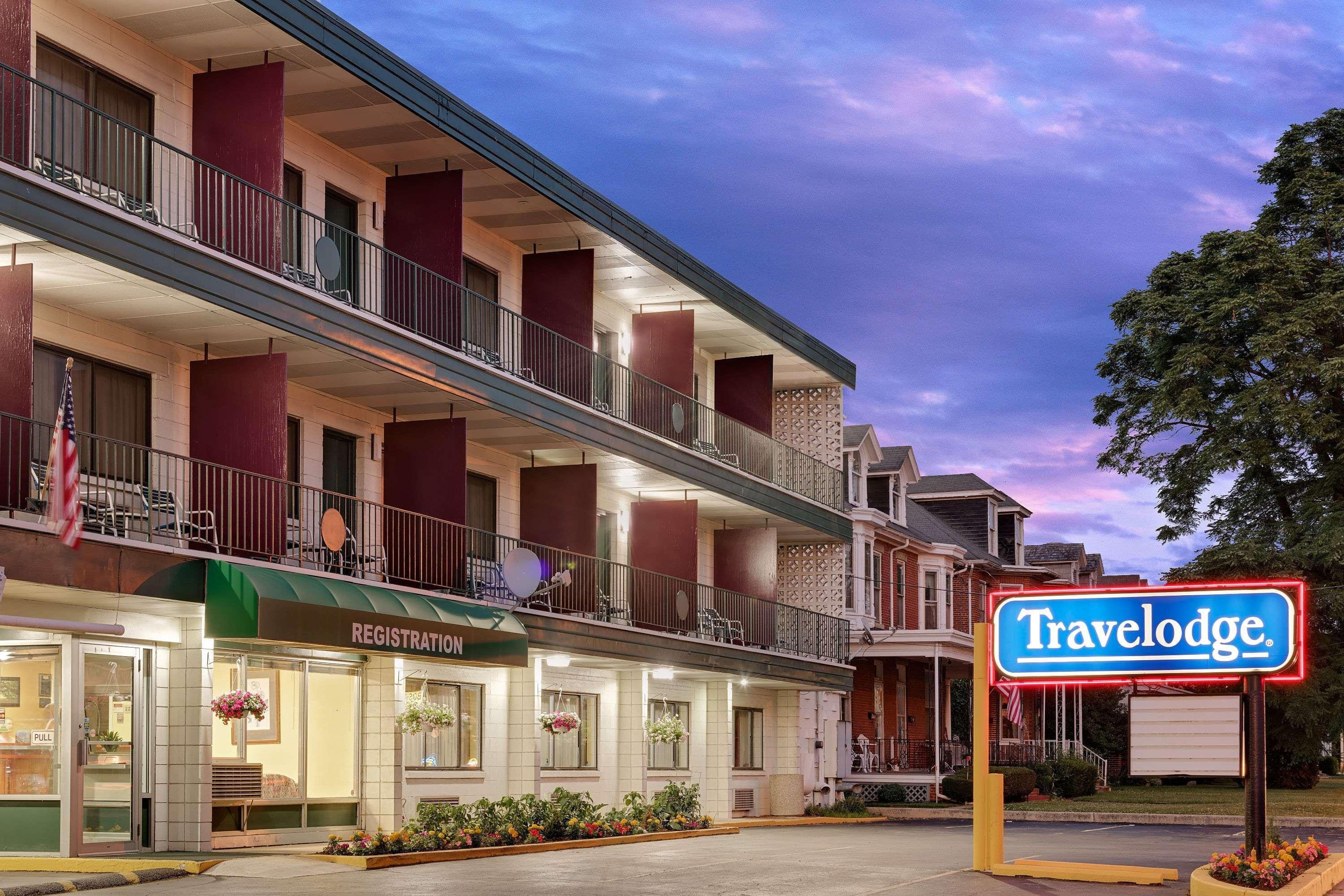 Travelodge By Wyndham צ'יימברסבורג מראה חיצוני תמונה