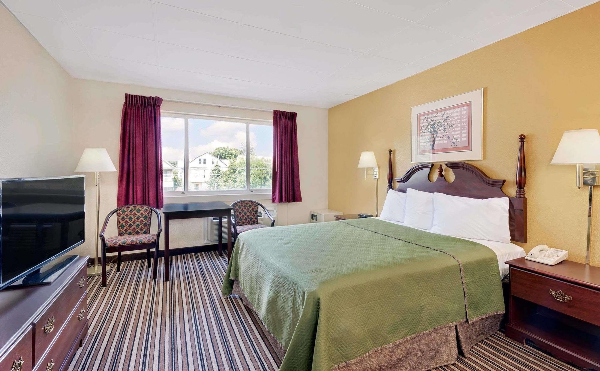 Travelodge By Wyndham צ'יימברסבורג מראה חיצוני תמונה